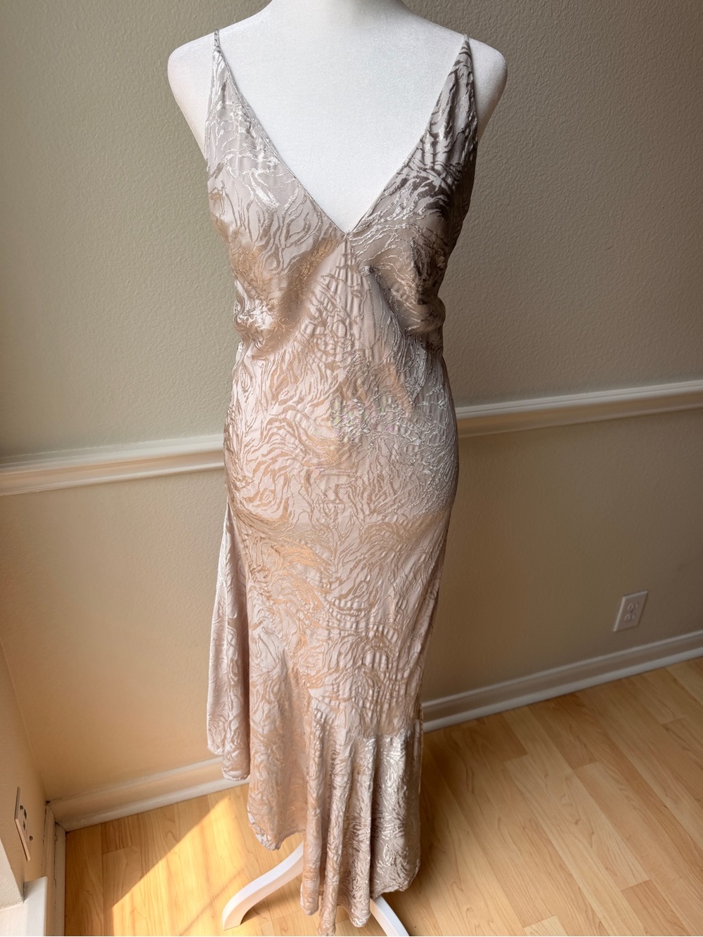 H&M Jacquard Slip Dress Satin V-Neck Midi Champagne Beige Fairy Minimalist